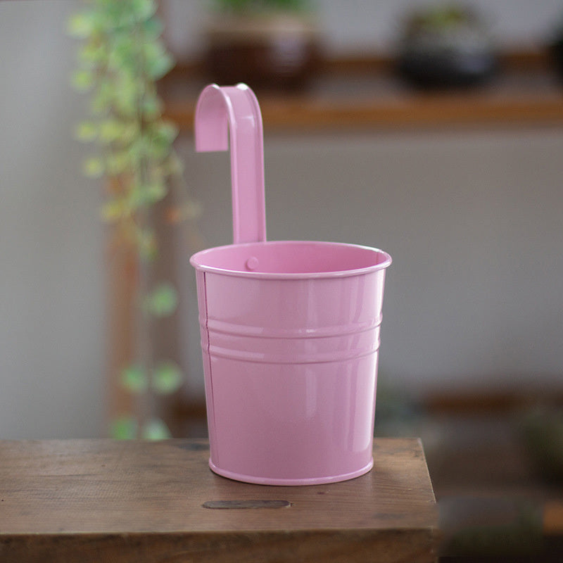 おしゃれな吊り下げ式ハンギングプランター