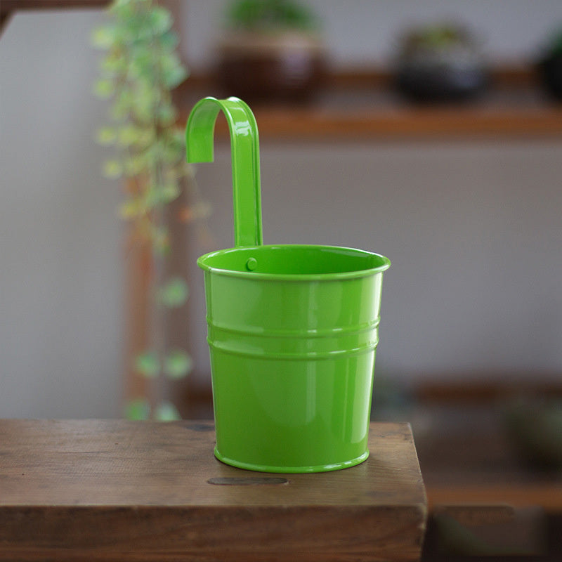 おしゃれな吊り下げ式ハンギングプランター