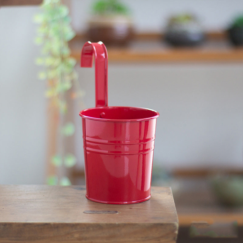 おしゃれな吊り下げ式ハンギングプランター