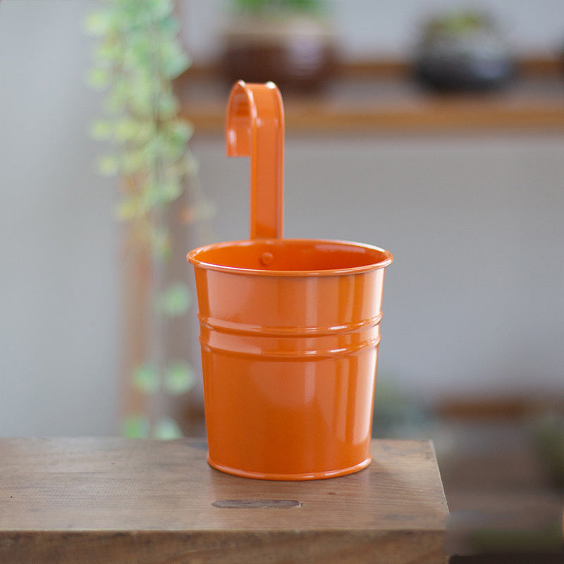 おしゃれな吊り下げ式ハンギングプランター