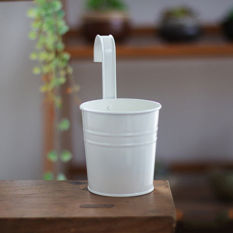 おしゃれな吊り下げ式ハンギングプランター