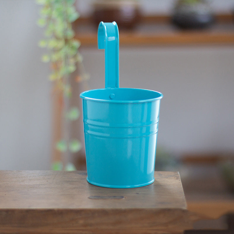 おしゃれな吊り下げ式ハンギングプランター