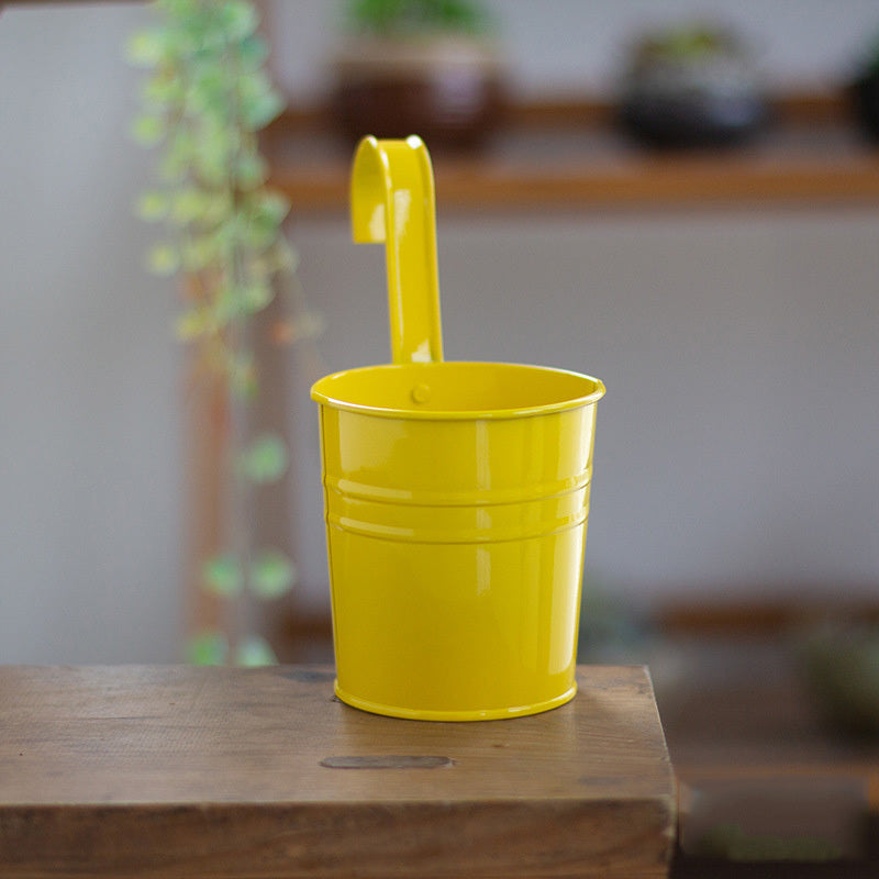 おしゃれな吊り下げ式ハンギングプランター