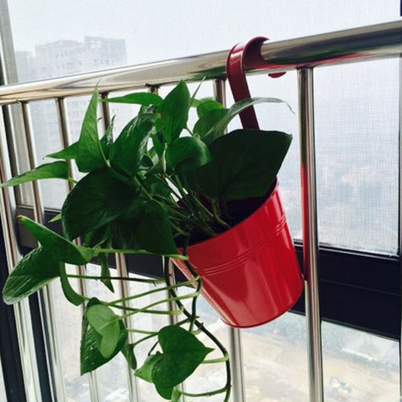 おしゃれな吊り下げ式ハンギングプランター