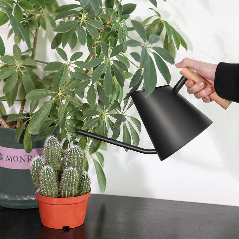 ステンレス製じょうろ|サビに強く長持ち!植物をやさしく潤す上質な散水缶