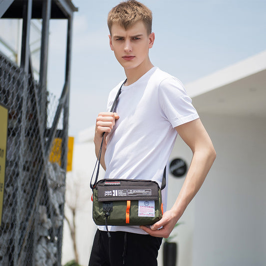 メンズショルダーバッグ|シンプルでスマート!街でも旅先でも使える大人のバッグ