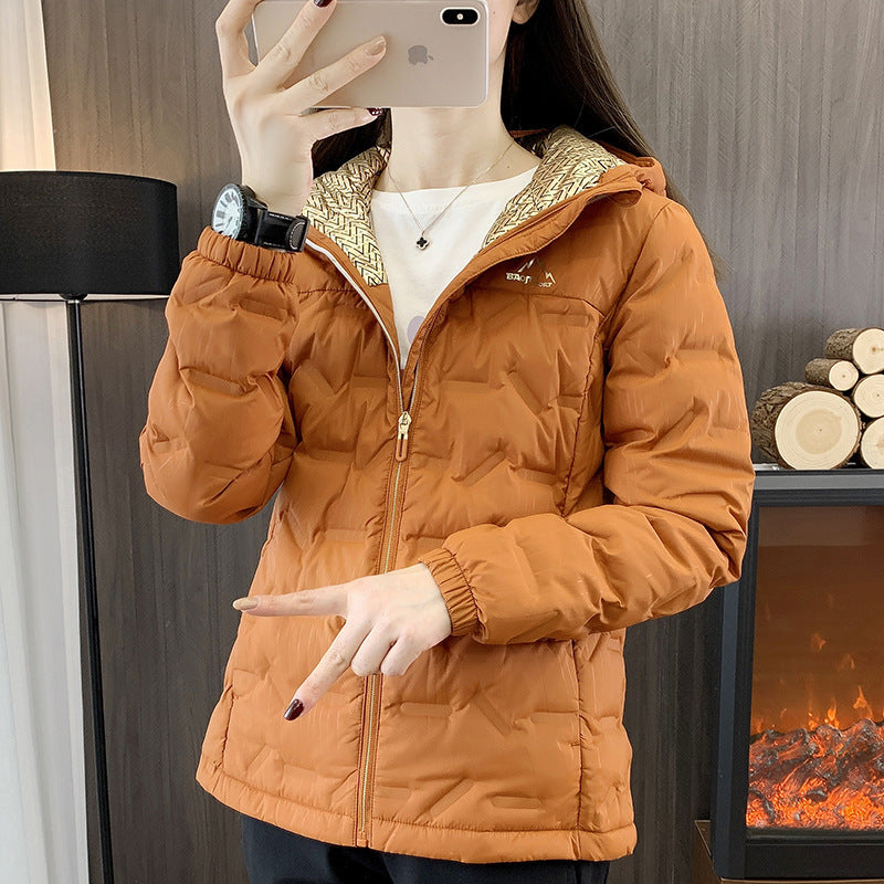 レディースフード付きダウンジャケット|冬を暖かくアクティブに楽しむ