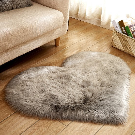 Fluffy heart shaped carpet, non-slip mat, floor mat, blanket, sofa cushion, foot mat, carpet for living room home decor