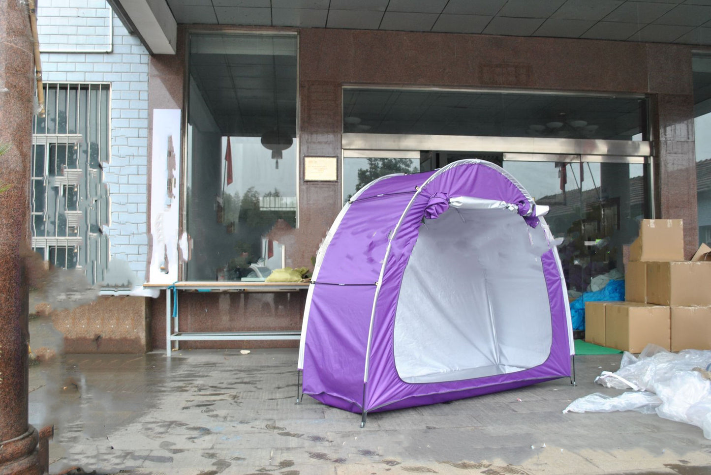 Folding canopy for parked mountain bikes 