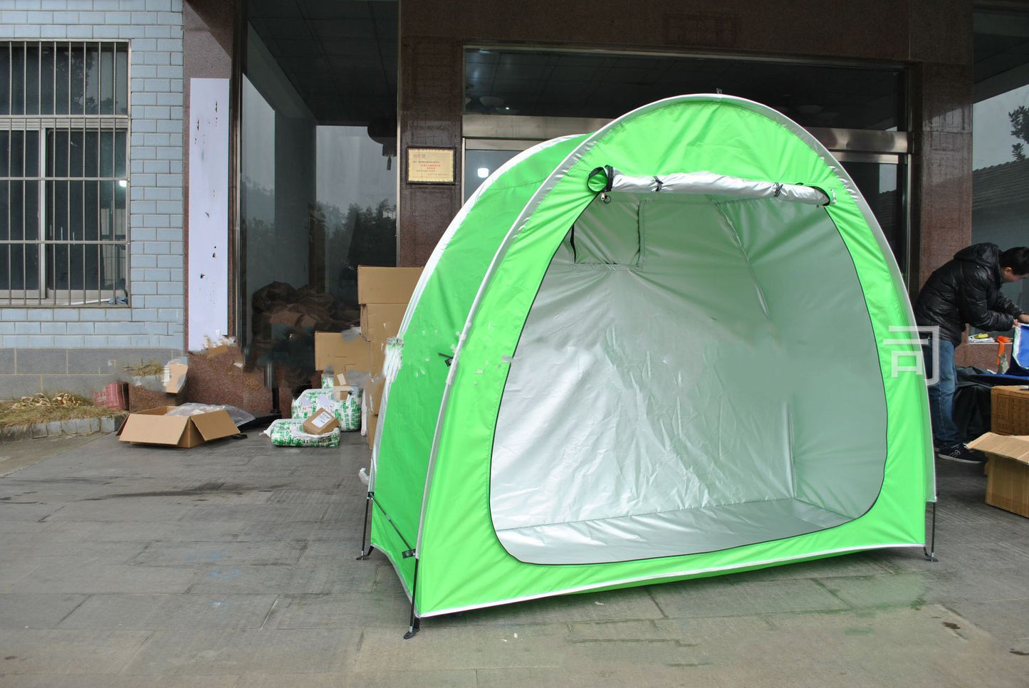Folding canopy for parked mountain bikes 