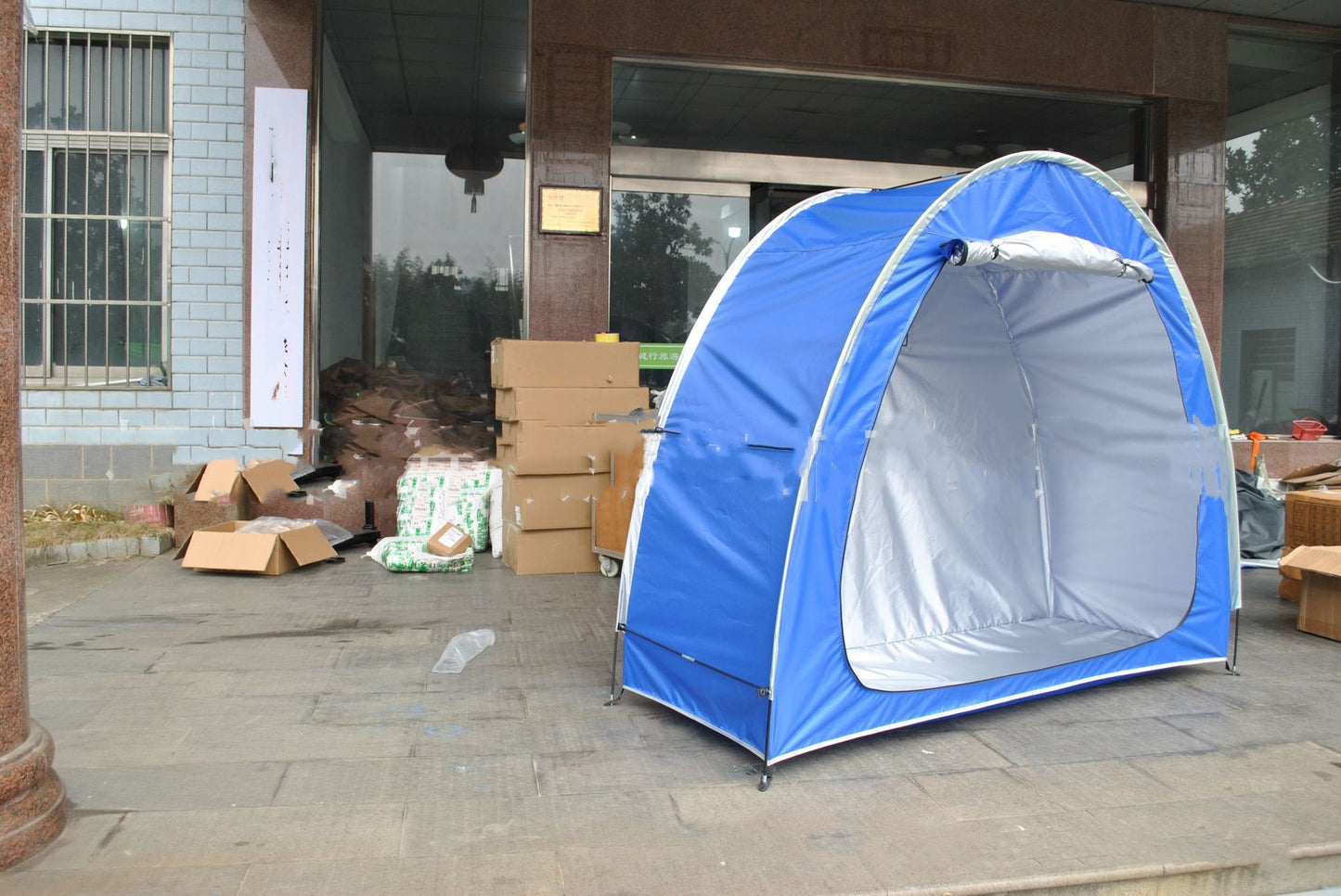 Folding canopy for parked mountain bikes 