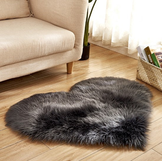 Fluffy heart shaped carpet, non-slip mat, floor mat, blanket, sofa cushion, foot mat, carpet for living room home decor