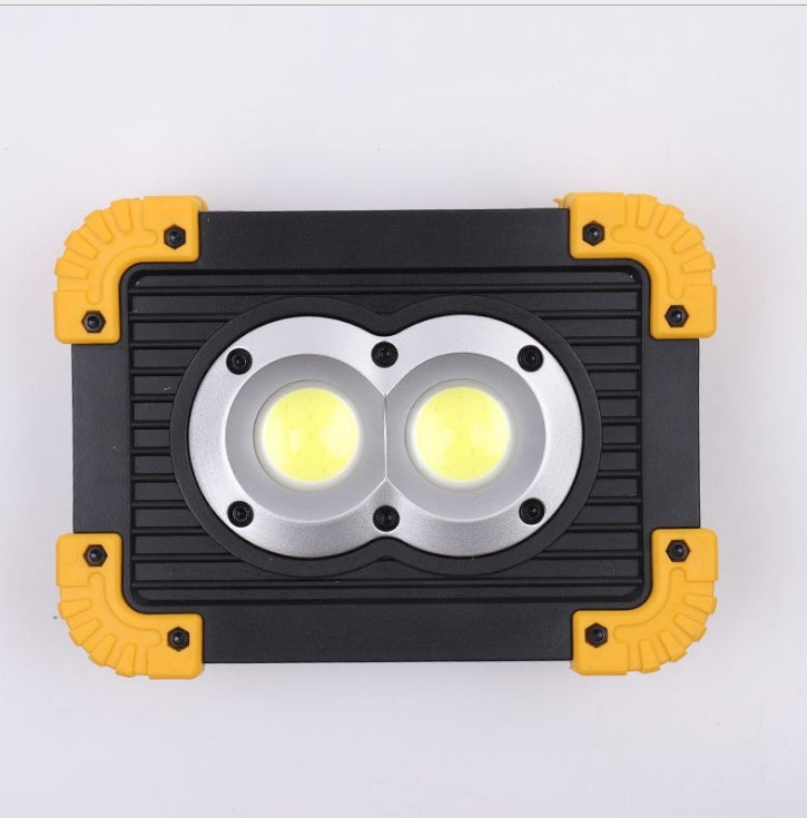 LEDポータブル作業灯｜軽くて明るい！どこでも使える頼れるLEDライト