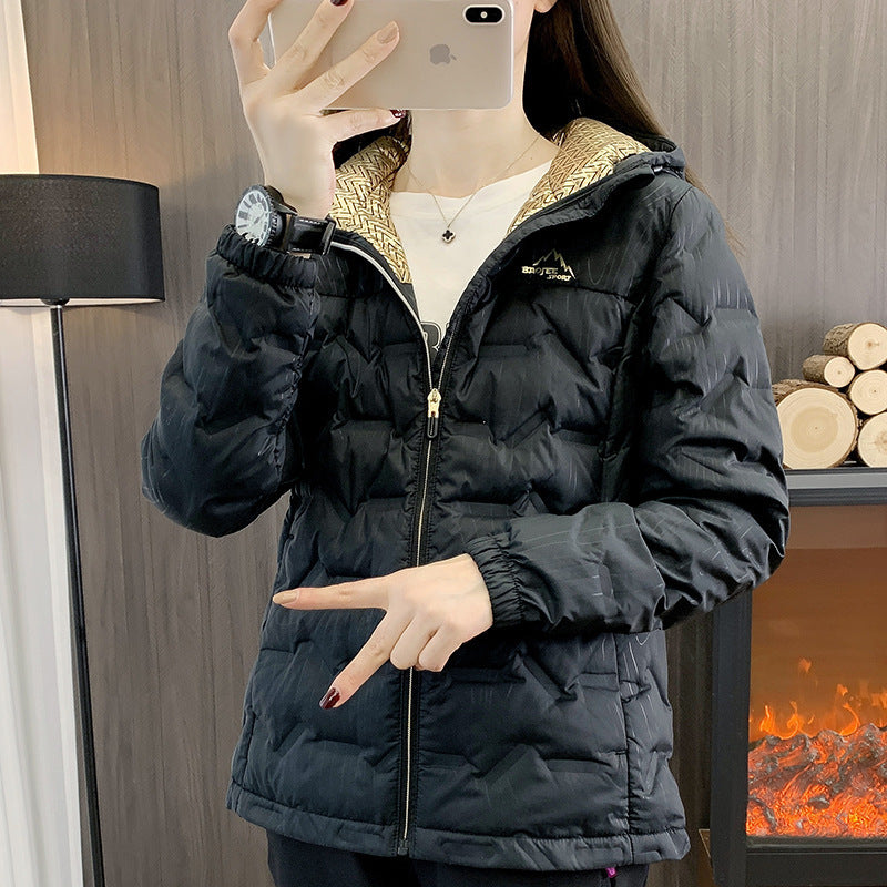 レディースフード付きダウンジャケット｜冬を暖かくアクティブに楽しむ