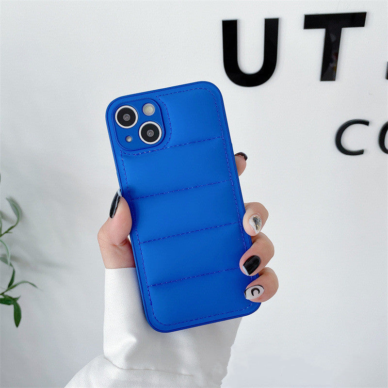 ダウンジャケット風スマホケース｜ふわっと可愛い、防寒着みたいに守るケース
