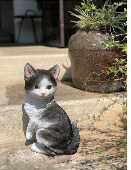 かわいい子猫のガーデンオーナメント｜庭を癒しの空間に
