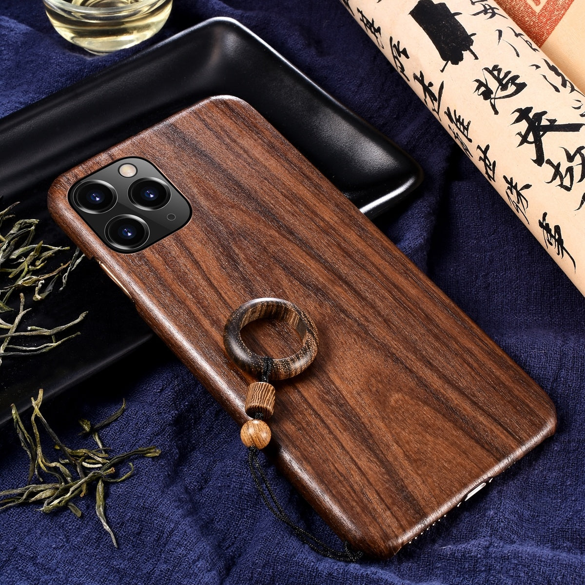 ナチュラル木目調スマホケース｜木の温もりをその手に。落ち着きと品をまとう大人のケース