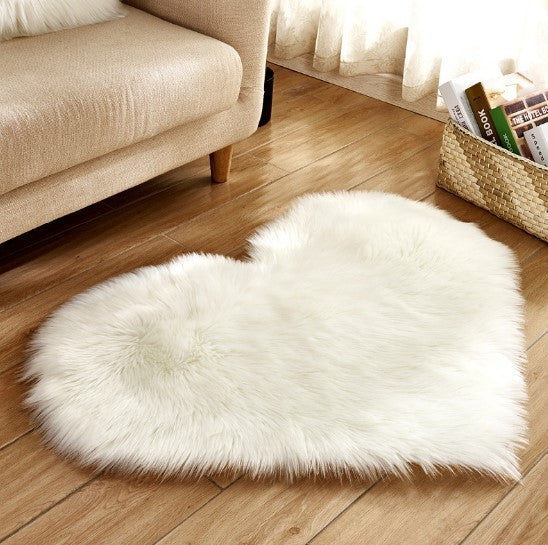 Fluffy heart shaped carpet, non-slip mat, floor mat, blanket, sofa cushion, foot mat, carpet for living room home decor