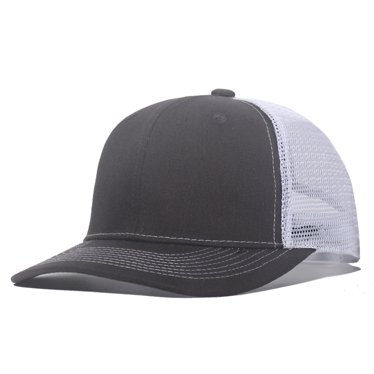 Breathable peaked cap with slightly curved wide brim