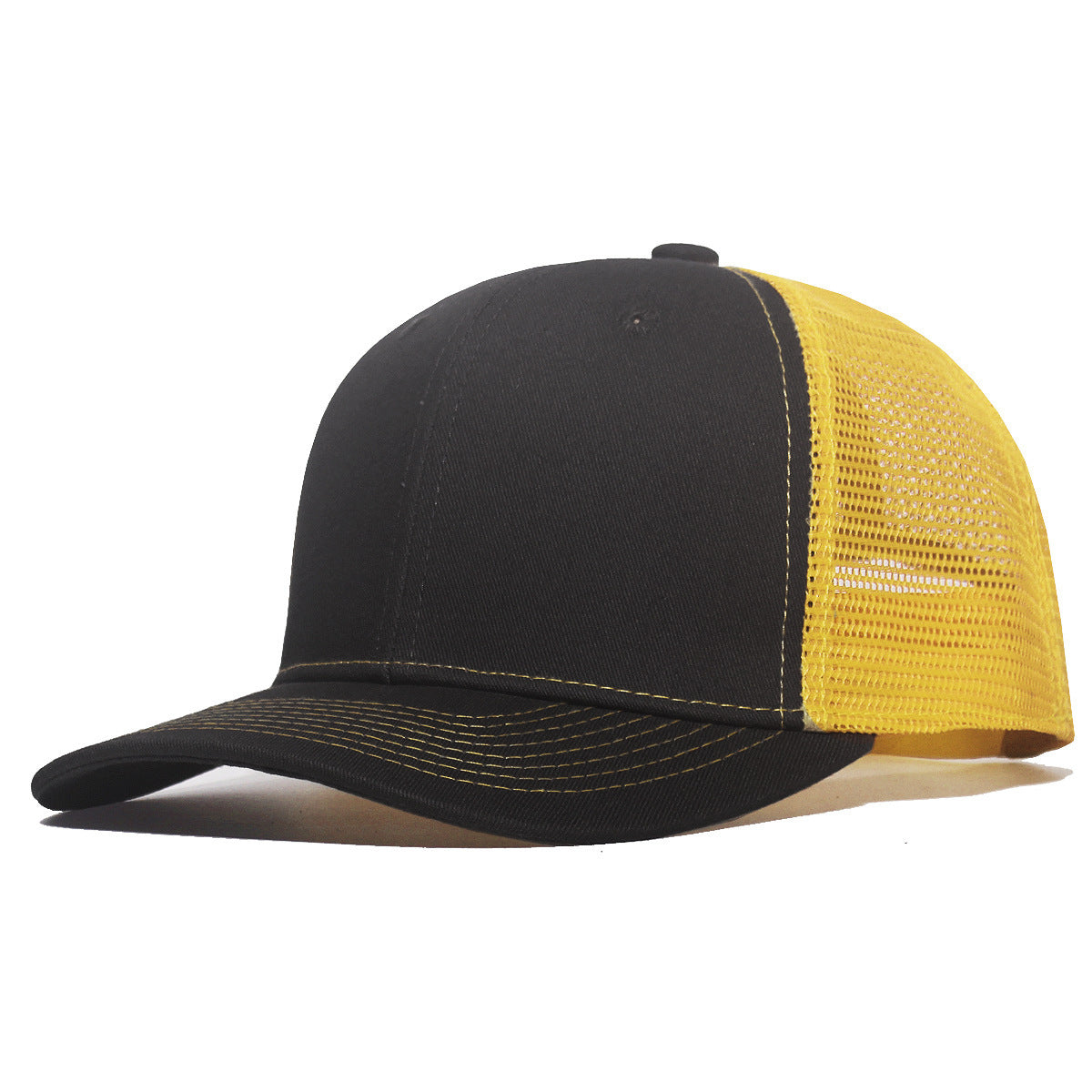 Breathable peaked cap with slightly curved wide brim