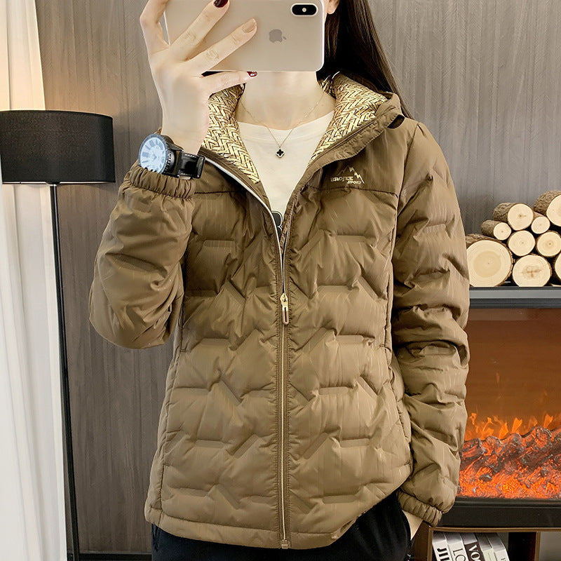 レディースフード付きダウンジャケット｜冬を暖かくアクティブに楽しむ