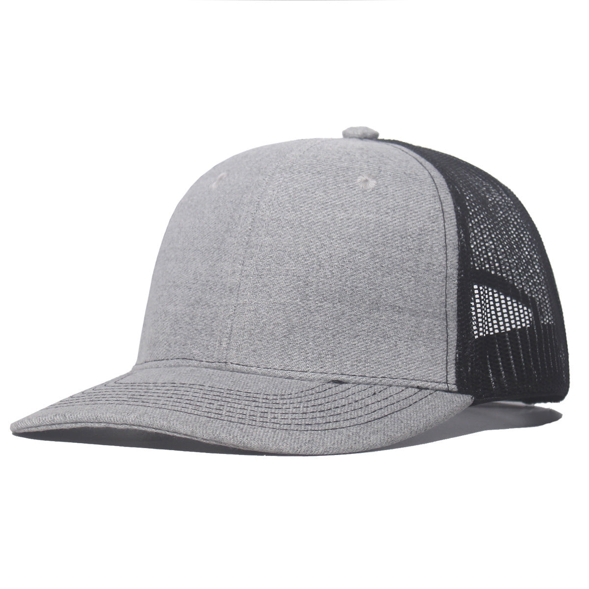 Breathable peaked cap with slightly curved wide brim