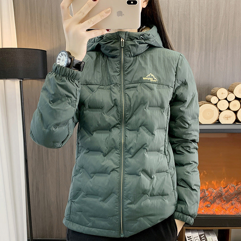 レディースフード付きダウンジャケット｜冬を暖かくアクティブに楽しむ