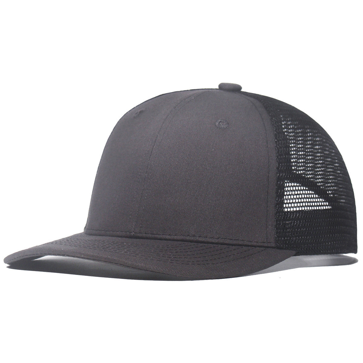 Breathable peaked cap with slightly curved wide brim